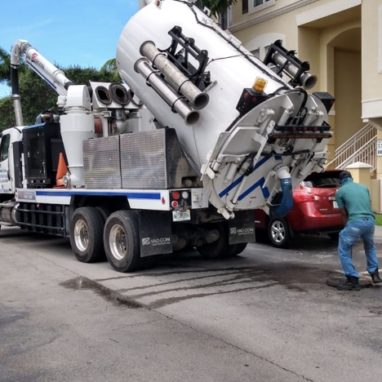 SEWER CLEANING TRUCK
